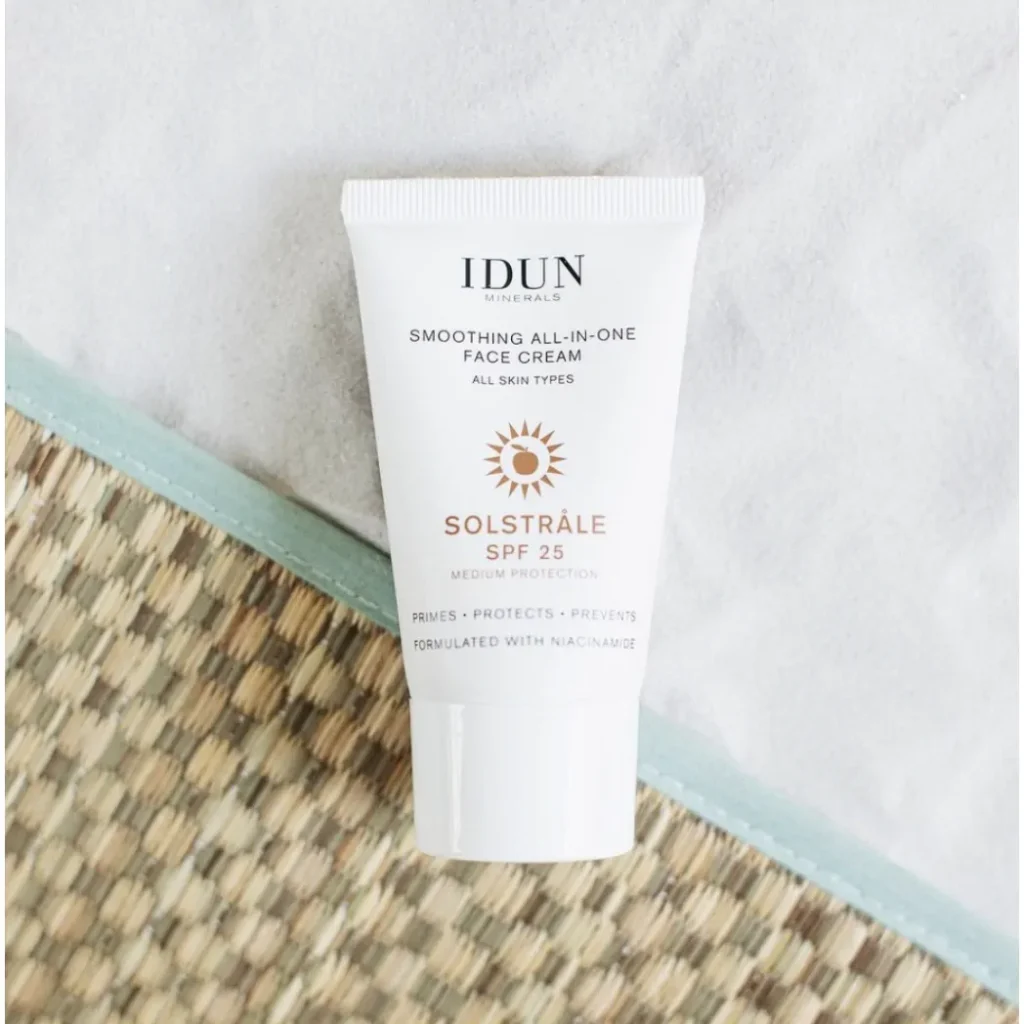 Idun Minerals Solstrale Spf 25 All In One 03